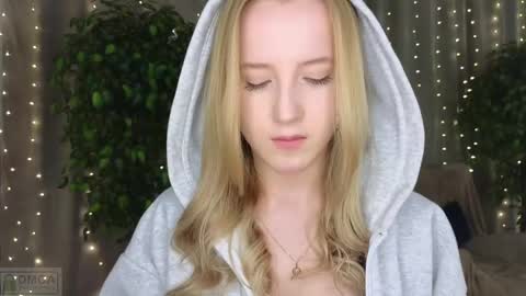 Snapshot of adele_armas chatting on 02-16-25, 12:30 Adele online show from 02-16-25, 12:30