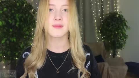 Snapshot of adele_armas chatting on 02-19-25, 09:58 Adele online show from 02-19-25, 09:58