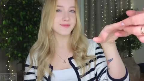 Snapshot of adele_armas chatting on 02-23-25, 06:23 Adele online show from 02-23-25, 06:23