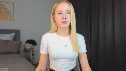 Snapshot of adele_armas chatting on 09-11-25, 10:10 Adele online show from 09-11-25, 10:10