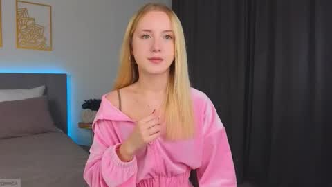 Snapshot of adele_armas chatting on 09-18-25, 10:34 Adele online show from 09-18-25, 10:34