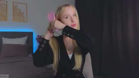 Snapshot of adele_armas chatting on 10-08-25, 10:29 Adele online show from 10-08-25, 10:29