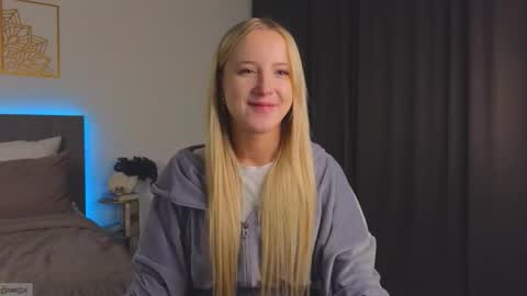 Snapshot of adele_armas chatting on 10-21-25, 10:10 Adele online show from 10-21-25, 10:10