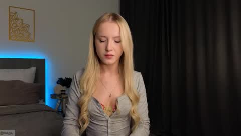 Snapshot of adele_armas chatting on 11-21-25, 10:08 Adele online show from 11-21-25, 10:08