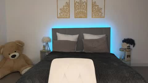 Adele online show from 04-16-26, 08:53