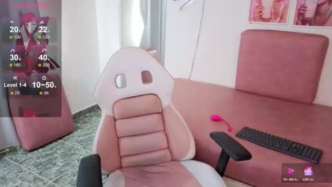 Snapshot of adele_latinlady chatting on 10-20-25, 09:15 Sofi online show from 10-20-25, 09:15