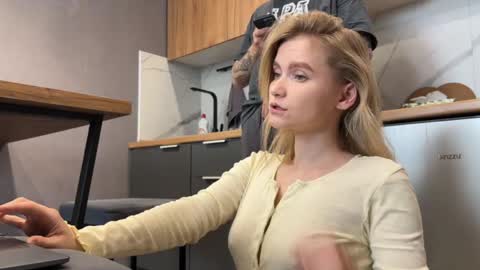 Adele Nick online show from 04-19-26, 09:19