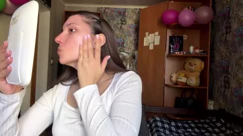 Poly online show from 03-13-26, 09:16