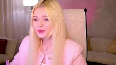 Snapshot of adelecartier chatting on 04-18-26, 01:53 Adele 2200 -700 1000 UTCGMT 100 online show from 04-18-26, 01:53