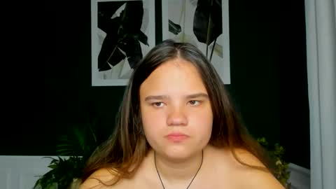 Snapshot of adelecruzz chatting on 05-08-26, 11:59 adelecruzz online show from 05-08-26, 11:59