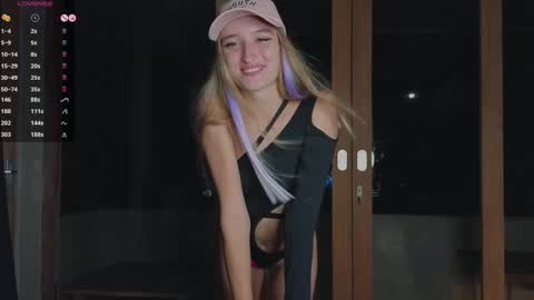 Adele online show from 03-03-25, 11:22