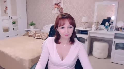 Snapshot of adelemoran chatting on 12-16-24, 02:04 AdeleMoran online show from 12-16-24, 02:04