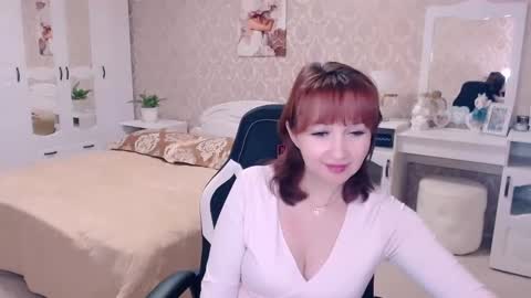 Snapshot of adelemoran chatting on 01-18-25, 11:00 AdeleMoran online show from 01-18-25, 11:00