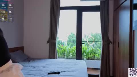 Adelia online show from 10-25-25, 01:24