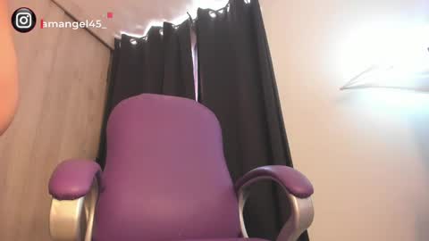 Snapshot of adelineefoxxx chatting on 02-13-25, 07:10 MARIA ANGEL IG iamangel45 online show from 02-13-25, 07:10