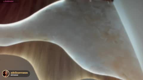 adeline online show from 10-26-25, 04:46