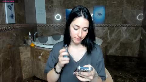 Adel online show from 10-04-25, 02:53