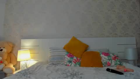 Snapshot of adellegirl chatting on 02-19-25, 04:11 adellegirl online show from 02-19-25, 04:11