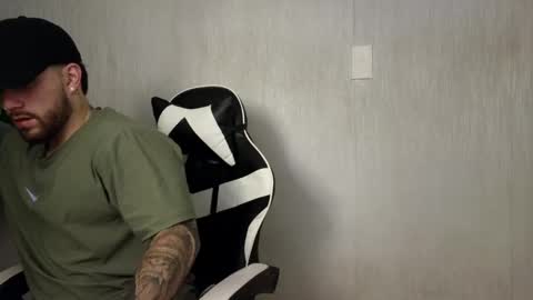 Snapshot of ades_lowe chatting on 10-24-25, 12:01 Ades online show from 10-24-25, 12:01