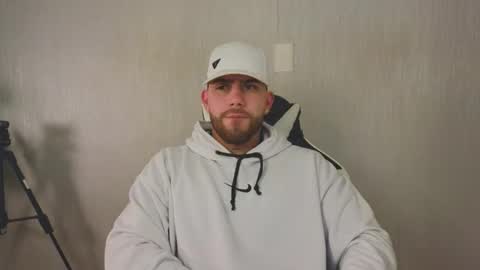 Snapshot of ades_lowe chatting on 11-01-25, 12:18 Ades online show from 11-01-25, 12:18