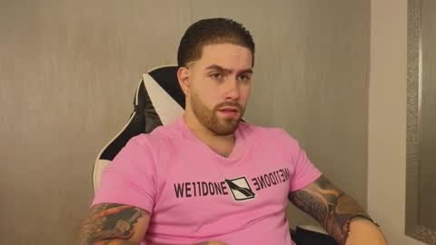 Snapshot of ades_lowe chatting on 11-16-25, 12:00 Ades online show from 11-16-25, 12:00