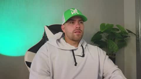 Snapshot of ades_lowe chatting on 11-24-25, 11:54 Ades online show from 11-24-25, 11:54