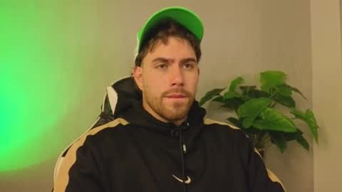 Snapshot of ades_lowe chatting on 12-18-25, 11:16 Ades online show from 12-18-25, 11:16