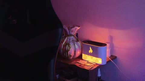 Ades online show from 04-28-26, 04:39