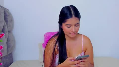 Snapshot of adhara__evanss chatting on 01-06-25, 11:07 online show from 01-06-25, 11:07