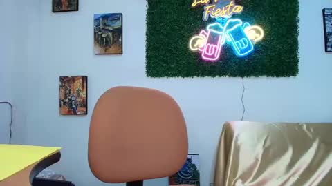 Adhele online show from 10-23-25, 01:27