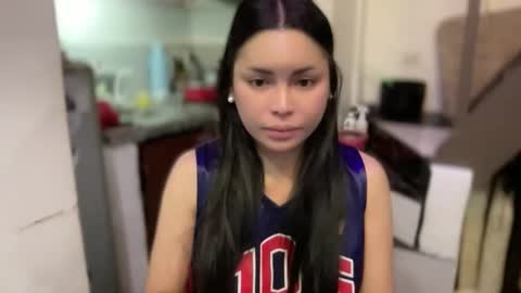 KATE MORE  online show from 04-25-26, 05:10