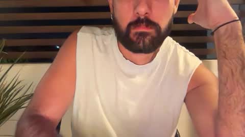 Snapshot of adolfofo chatting on 12-19-25, 01:34 adolfofo online show from 12-19-25, 01:34