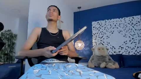 adonis_wb online show from 09-18-25, 09:39