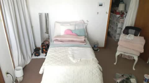 adorable22 online show from 06-17-26, 04:30