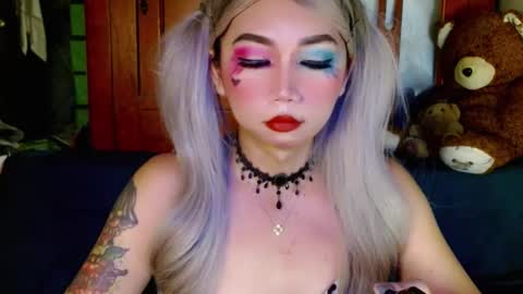 Snapshot of adorableslutxxx chatting on 01-21-25, 07:06 jasmine online show from 01-21-25, 07:06