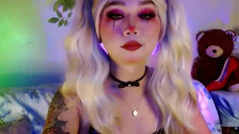 Snapshot of adorableslutxxx chatting on 10-31-25, 08:43 jasmine online show from 10-31-25, 08:43