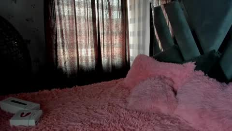 Snapshot of adorabolt chatting on 12-15-24, 07:31 Stormi online show from 12-15-24, 07:31