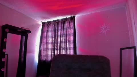 Snapshot of adorabolt chatting on 01-27-25, 09:00 Stormi online show from 01-27-25, 09:00