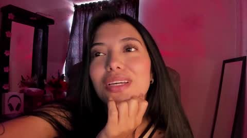 Snapshot of adorabolt chatting on 02-25-25, 08:41 Stormi online show from 02-25-25, 08:41