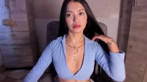 Snapshot of adorabolt chatting on 09-19-25, 08:53 Stormi online show from 09-19-25, 08:53