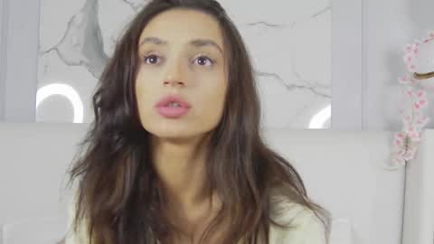 adoracortes online show from 09-21-25, 05:09