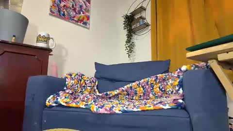 Snapshot of adorequeenbunny chatting on 01-23-25, 08:02 Queen Bunny online show from 01-23-25, 08:02