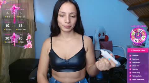 Snapshot of adri_miller chatting on 01-05-25, 01:04 adri miller online show from 01-05-25, 01:04