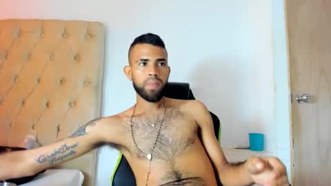 Snapshot of adri_sexboy229 chatting on 09-11-25, 02:39 adri_sexboy229 online show from 09-11-25, 02:39