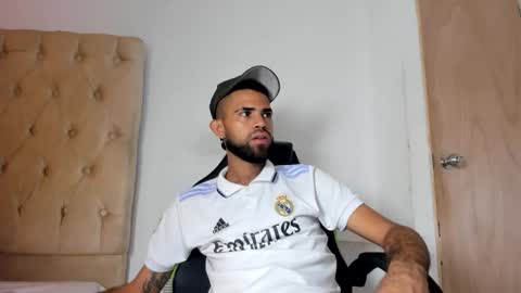 Snapshot of adri_sexboy229 chatting on 09-12-25, 12:27 adri_sexboy229 online show from 09-12-25, 12:27