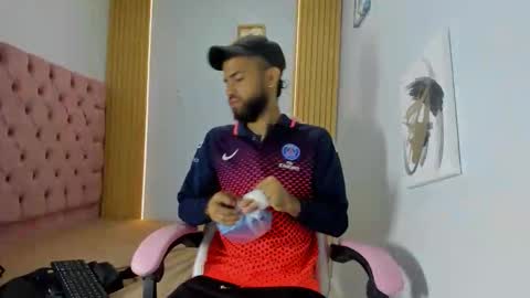 Snapshot of adri_sexboy229 chatting on 09-16-25, 12:39 adri_sexboy229 online show from 09-16-25, 12:39