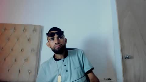 Snapshot of adri_sexboy229 chatting on 09-20-25, 02:51 adri_sexboy229 online show from 09-20-25, 02:51