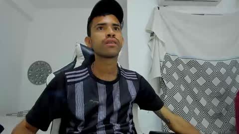 Snapshot of adri_sexboy229 chatting on 10-15-25, 02:01 adri_sexboy229 online show from 10-15-25, 02:01