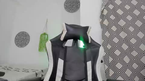 Snapshot of adri_sexboy229 chatting on 10-19-25, 05:41 adri_sexboy229 online show from 10-19-25, 05:41