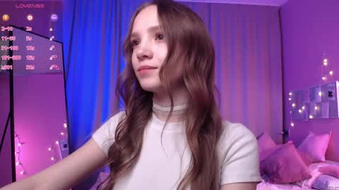 Snapshot of adria_arjona chatting on 05-09-26, 07:46 Eva online show from 05-09-26, 07:46